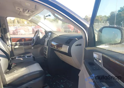 2010 Chrysler Town & Country Touring Plus from USA, damaged, VIN 2A4RR8D1XAR381016